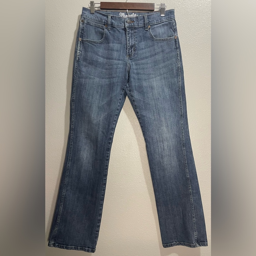 Wrangler Classic Straight Leg Jeans